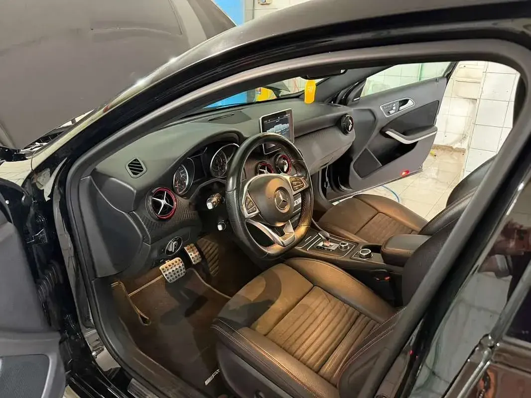 Käytetty Mercedes A45 AMG AMG 360 HP (264 kW) 2015 Sedan