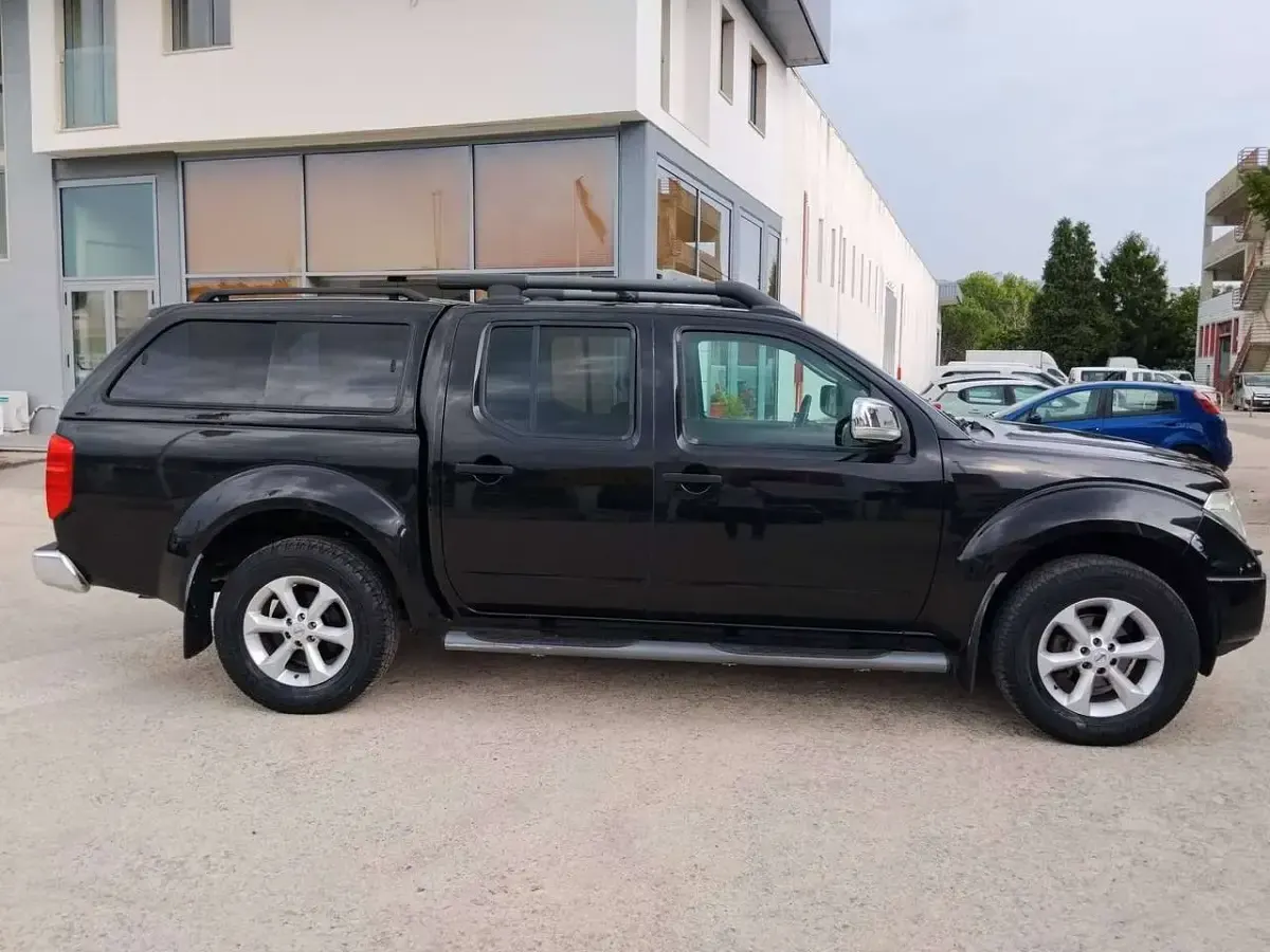 Usata Nissan Navara 171 CV (125 kW) 2007 Nero Pick-up