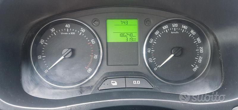 Usata Skoda Roomster 70 CV (51 kW) 2011 Monovolume