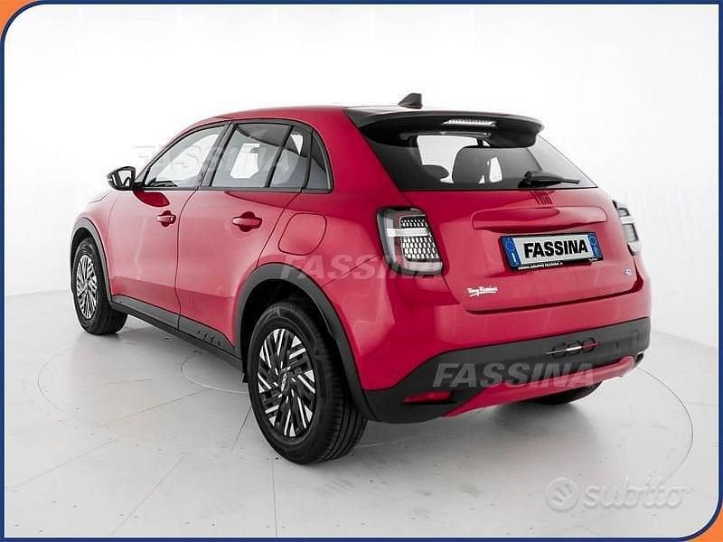 Usata Fiat 600E Red 114 kW (156 CV) 2024 Rosso SUV