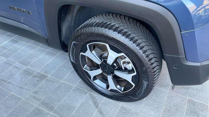 Usata Jeep Renegade Trailhawk 179 CV (131 kW) 2021 Blu/azzurro SUV