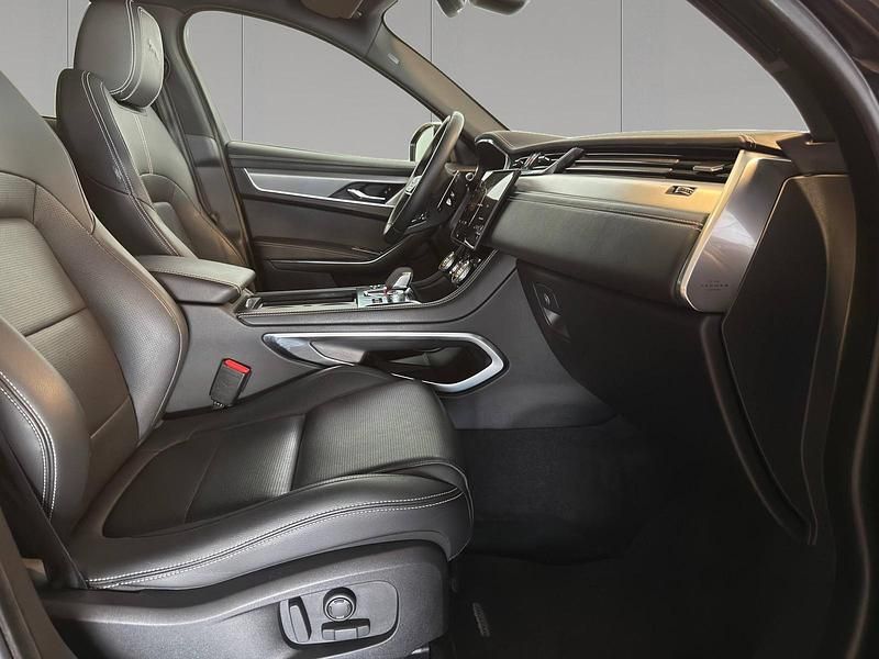 Usata Jaguar F-Pace R-Dynamic 163 CV (119 kW) 2024 Santorini black SUV