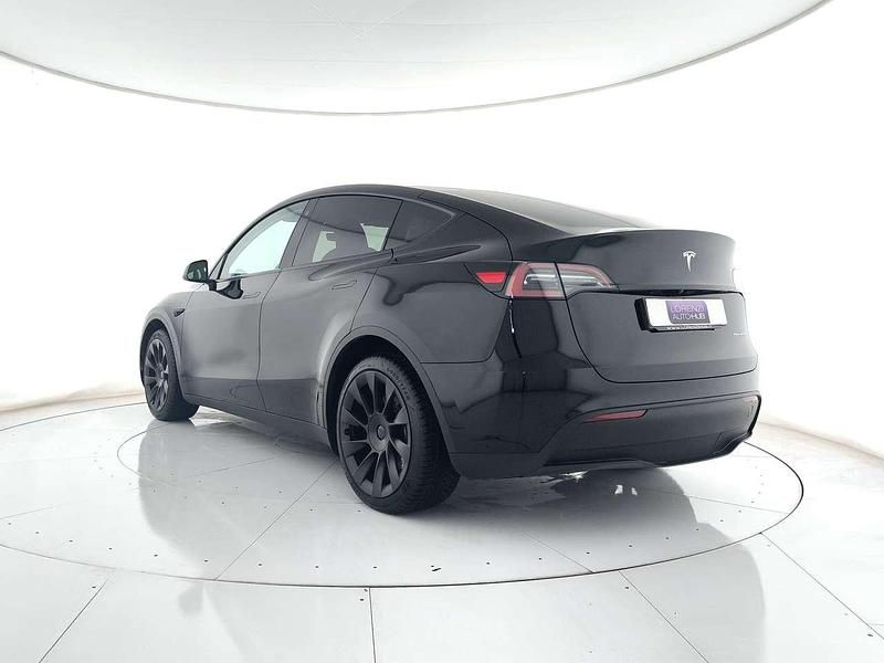 Usata Tesla Model Y 152 kW (208 CV) 2023 Nero pastello SUV