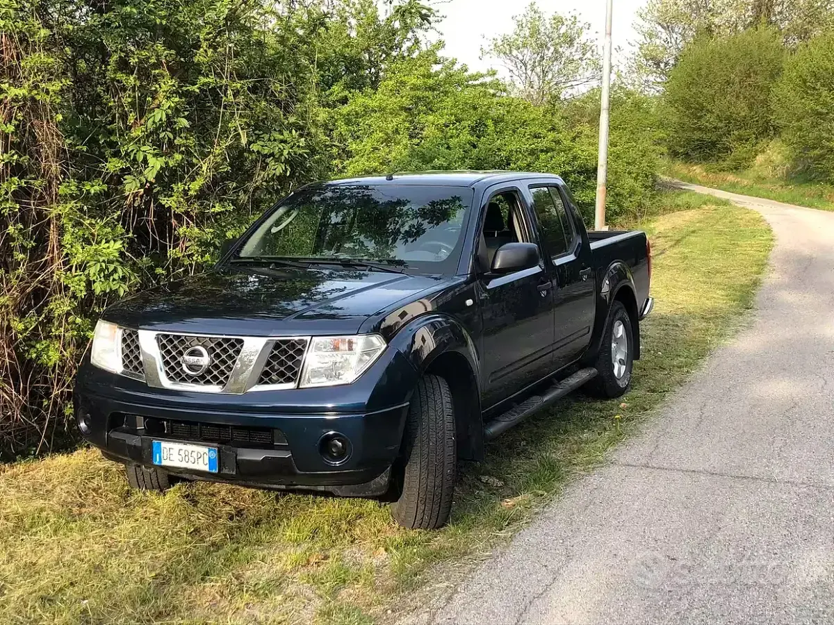 Usata Nissan Navara 171 CV (125 kW) 2006 Bluazzurro Pick-up