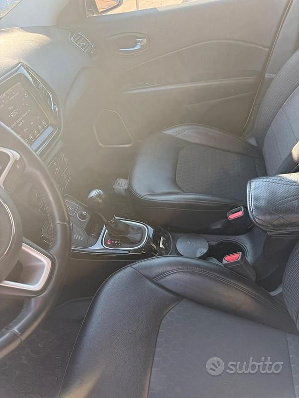 Usata Jeep Compass Night Eagle 140 CV (102 kW) 2019 Bianco SUV