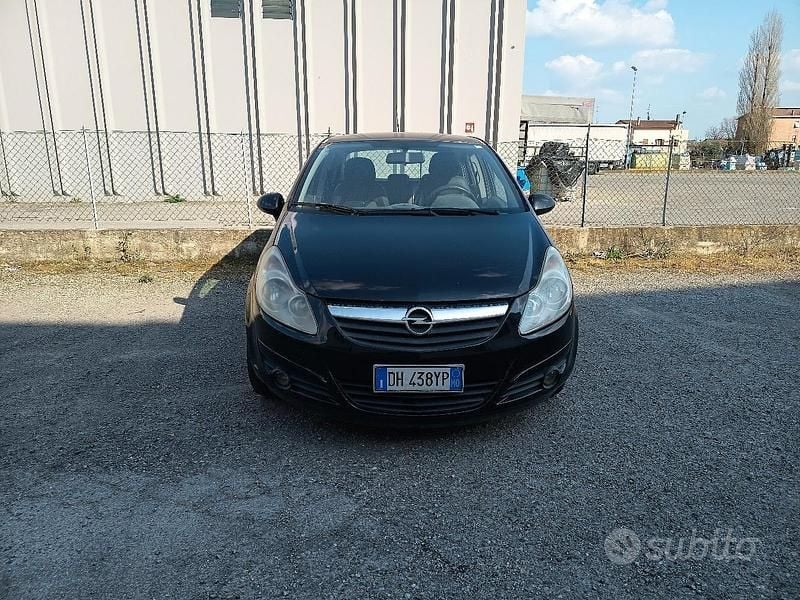 Usata Opel Corsa 58 CV (42 kW) 2007 Nero Berlina