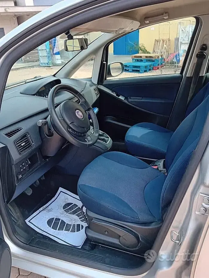 Usata Fiat Idea 77 CV (56 kW) 2010 Grigio Monovolume