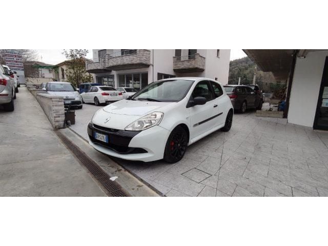 Bianco(met.) Usata 2010 Renault Clio R.S. R.S. Due volumi | 11.950 € (Buon prezzo) - Immagine 1/4