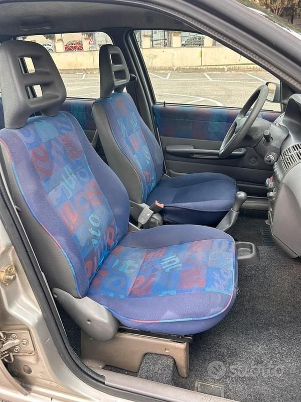 Usata Fiat Punto 54 CV (39 kW) 1999 Grigio Utilitaria