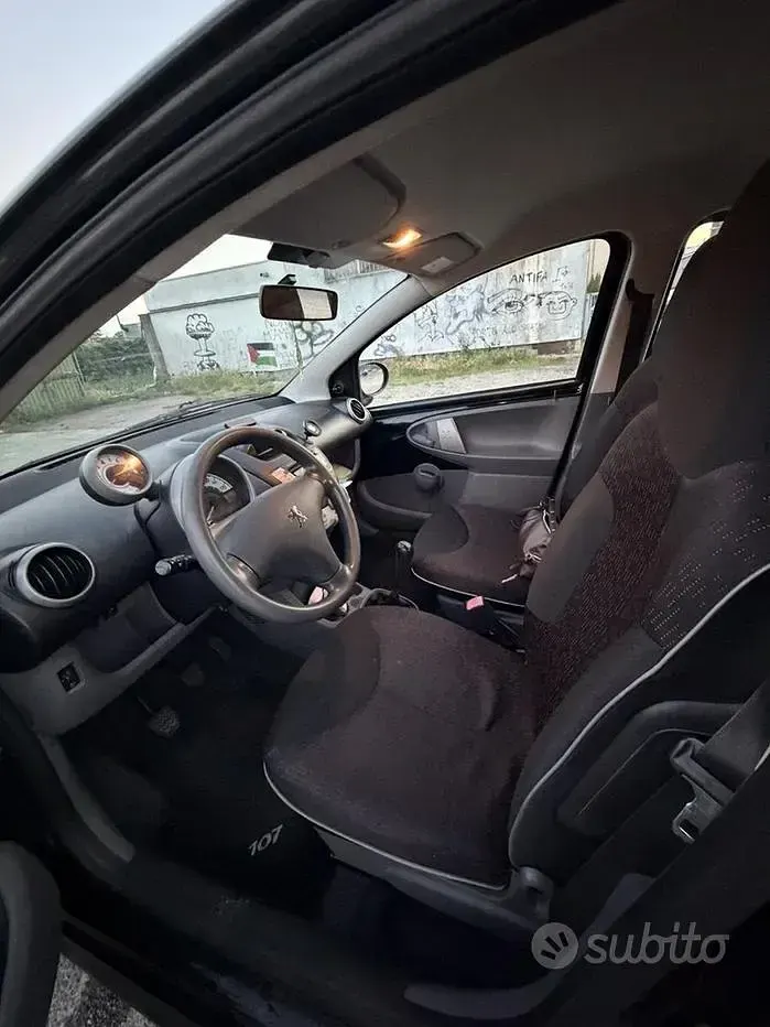 Usata Peugeot 107 68 CV (50 kW) 2009 Nero Utilitaria