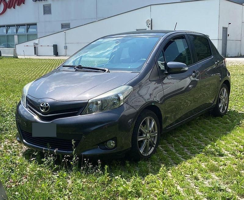 Usata Toyota Yaris 99 CV (72 kW) 2013 Utilitaria