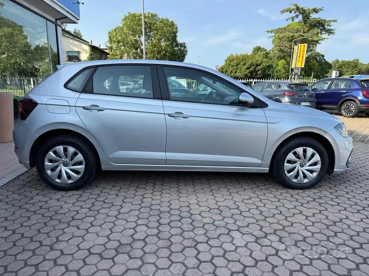 Usata VW Polo 90 CV (66 kW) 2022 Grigio Utilitaria