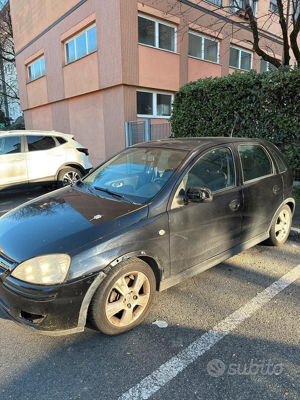 Usata Opel Corsa 2004 Nero Utilitaria