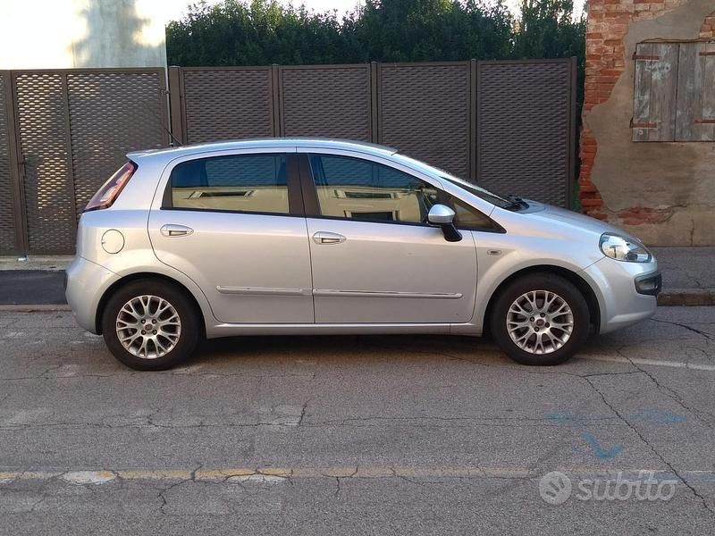 Usata Fiat Punto Evo 90 CV (66 kW) 2010 Grigio Utilitaria