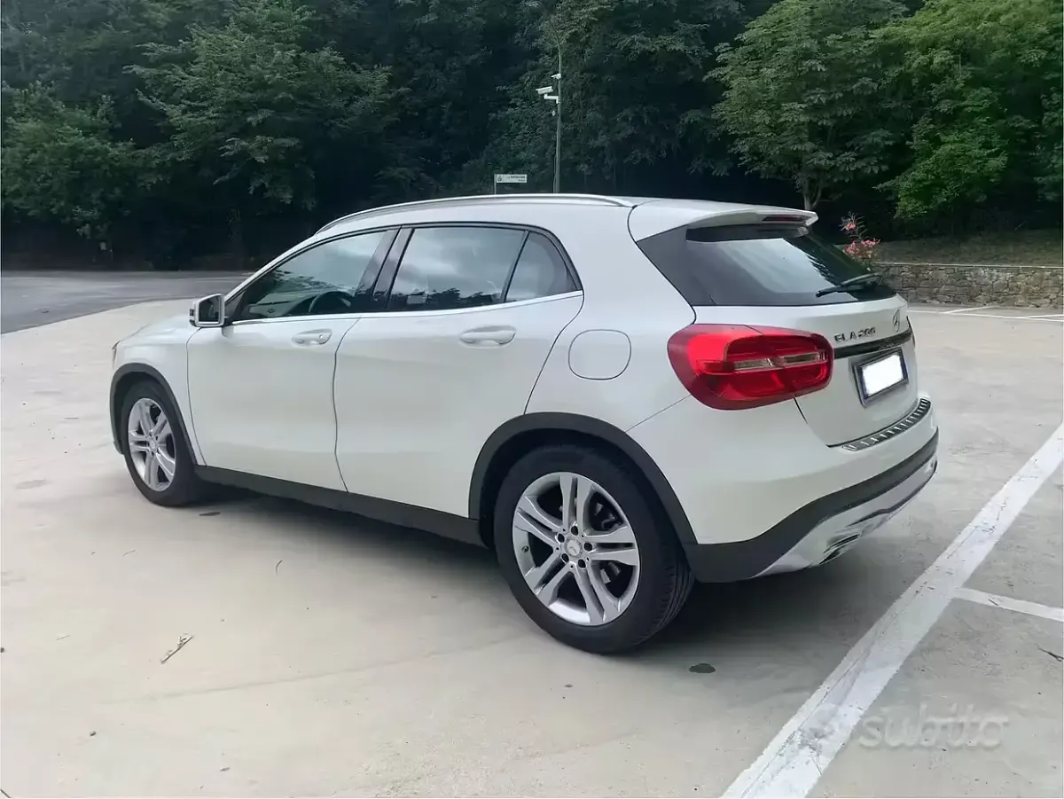 Usata Mercedes GLA200 136 CV (100 kW) 2016 SUV
