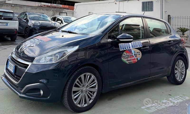 Usata Peugeot 208 75 CV (55 kW) 2017 Grigio Utilitaria