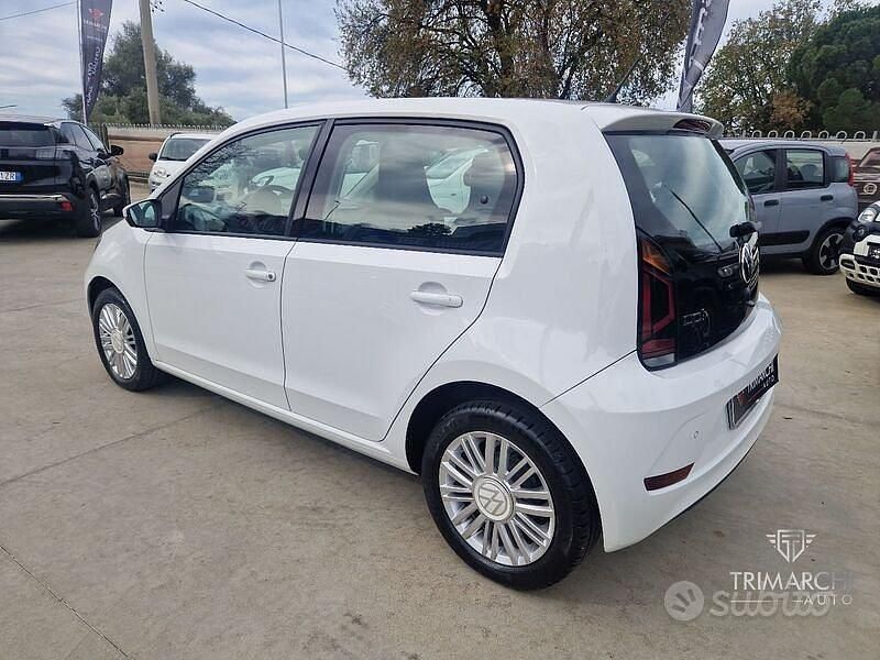 Usata VW up! Move 65 CV (47 kW) 2022 Bianco Utilitaria