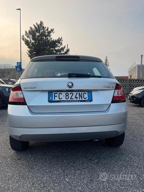 Begagnad Skoda Fabia Ambition 75 HK (55 kW) 2016 Grå Sedan