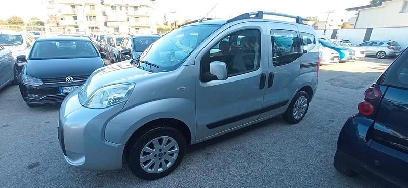 Usata Fiat Qubo Trekking 69 CV (50 kW) 2015 Argento Monovolume