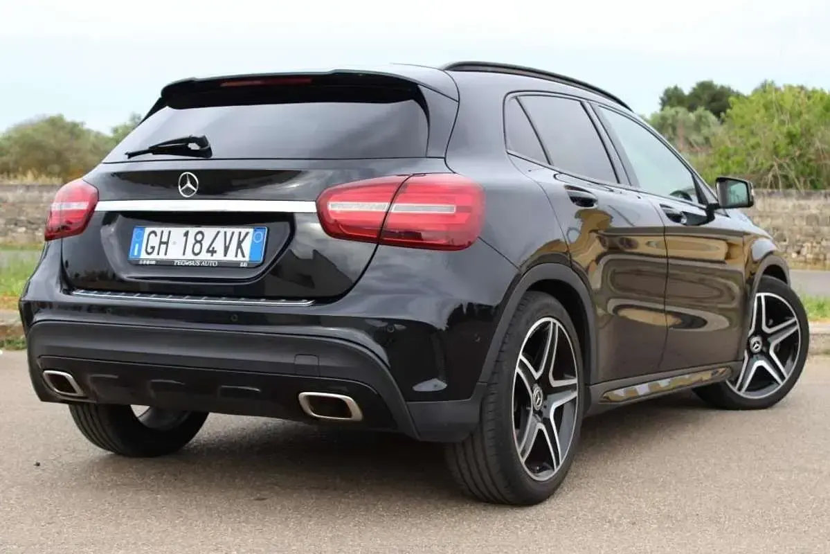Usata Mercedes GLA220 Premium 184 CV (135 kW) 2019 Nero SUV