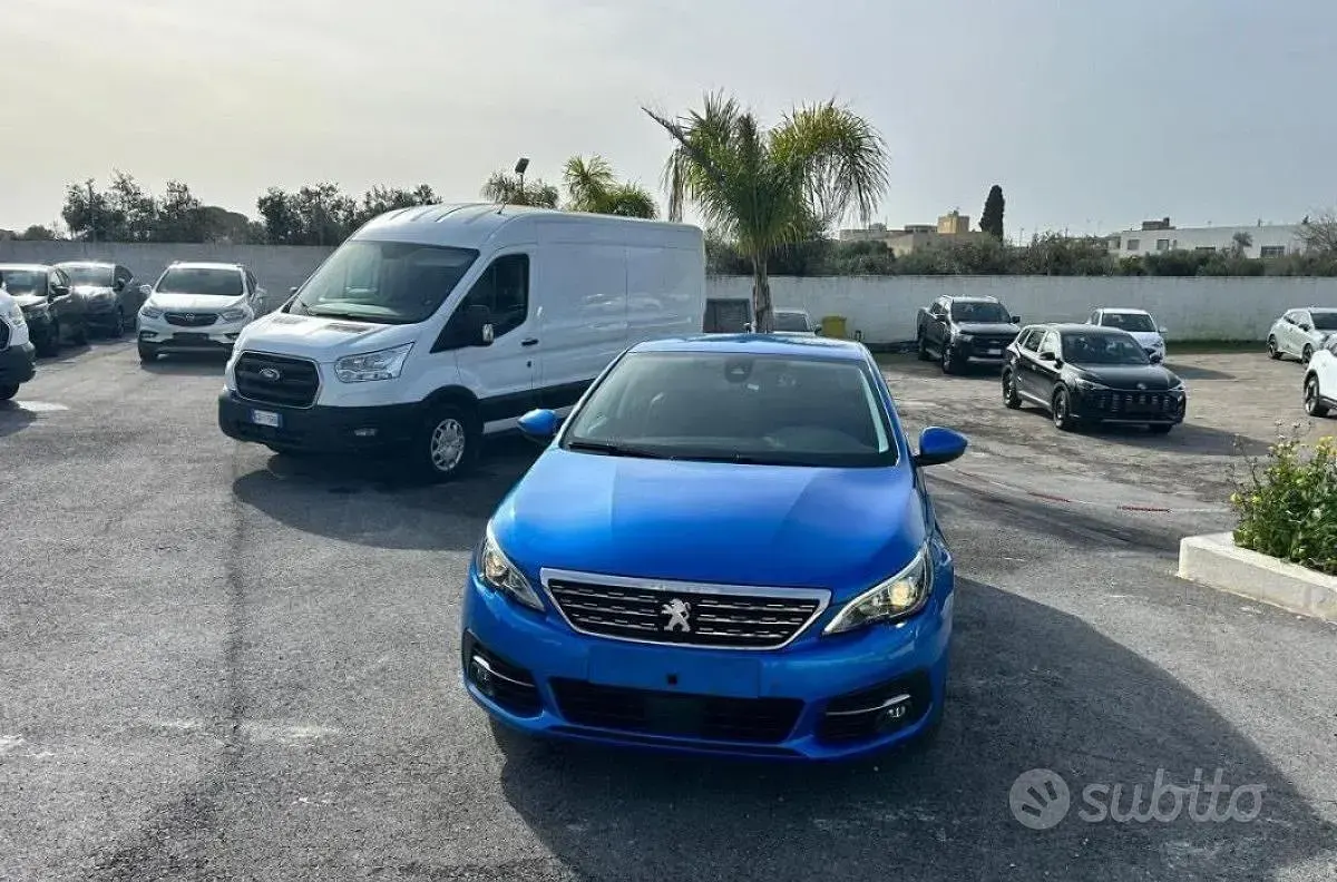 Usata Peugeot 308 Allure 130 CV (95 kW) 2021 Blu Berlina