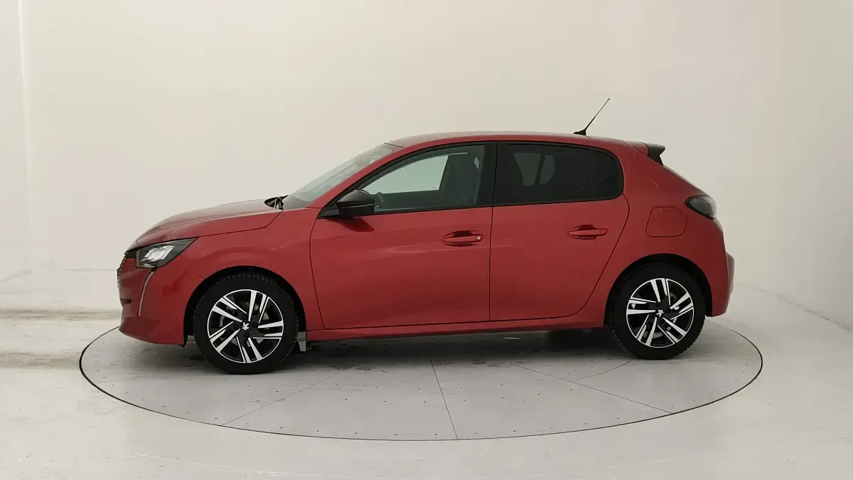 Gebraucht Peugeot 208 Active 101 PS (74 kW) 2023 Rot Kleinwagen