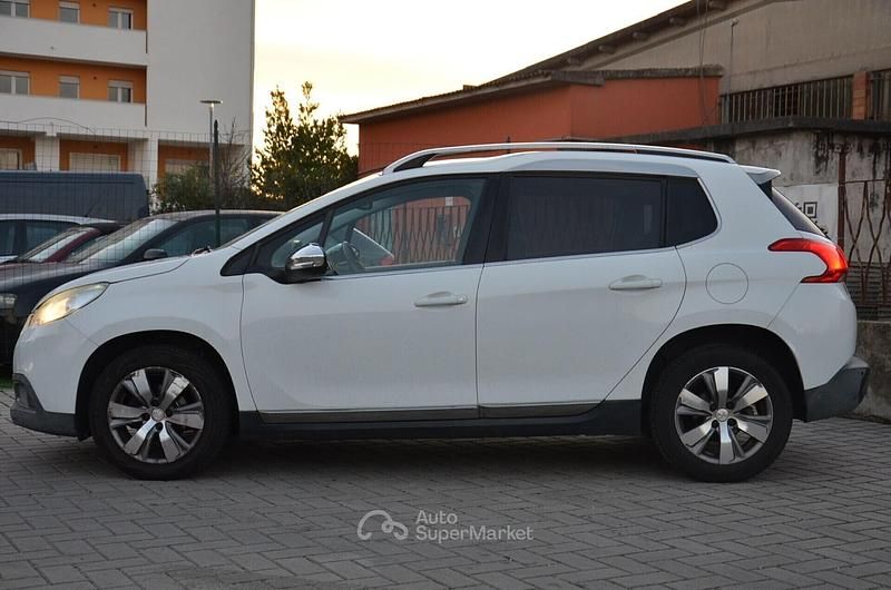 Usata Peugeot 2008 Allure 82 CV (60 kW) 2015 Bianco SUV
