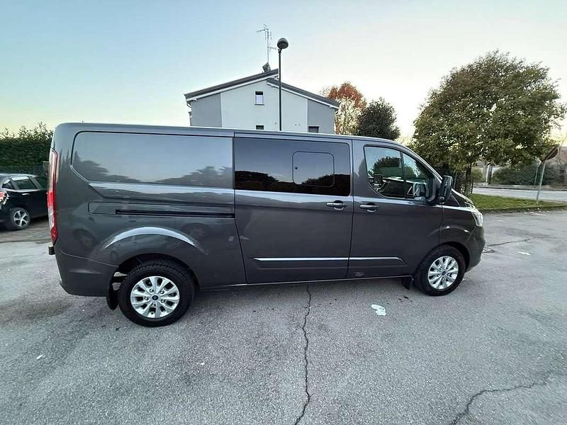 Usata Ford Transit Custom 131 CV (96 kW) 2022 Grigio