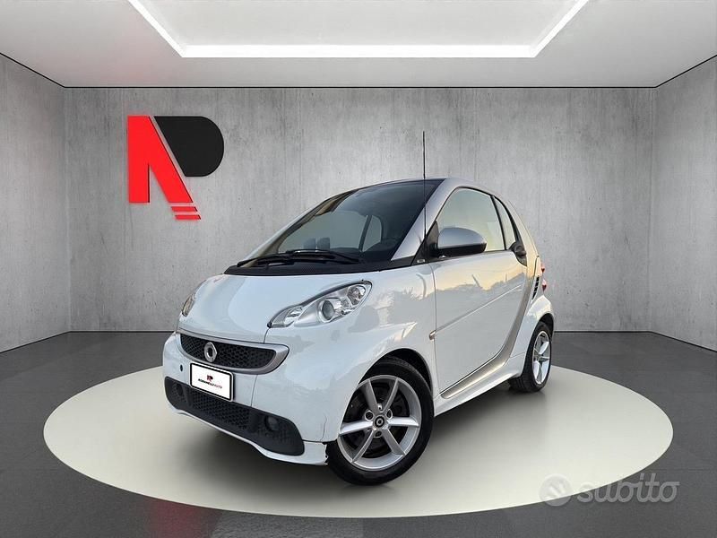 Bianco Usata 2012 Smart ForTwo Coupé Passion Coupé | 5800 € (Buon prezzo) - Immagine 1/4