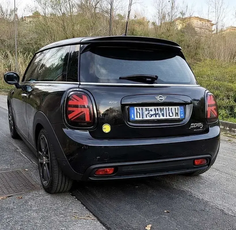 Usata Mini Cooper SE 75 kW (102 CV) 2021 Nero Utilitaria