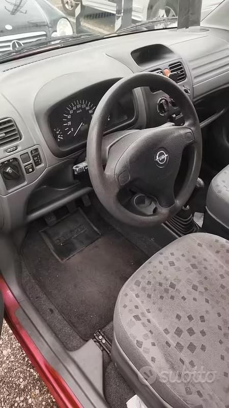 Usata Opel Agila 2000 Rosso Monovolume