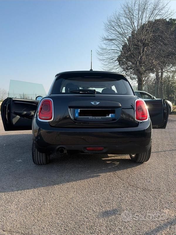 Usata Mini Cooper 75 CV (55 kW) 2016 Utilitaria