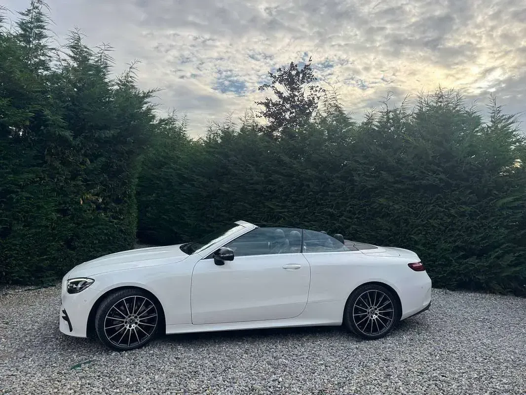 Usata Mercedes E220 Premium 194 CV (142 kW) 2021 Bianco Cabrio