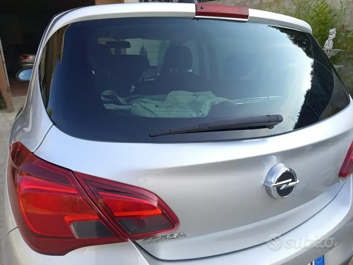 Usata Opel Corsa 90 CV (66 kW) 2017 Utilitaria