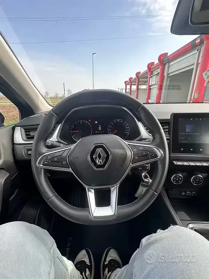 Usata Renault Captur 101 CV (74 kW) 2023 Bluazzurro SUV