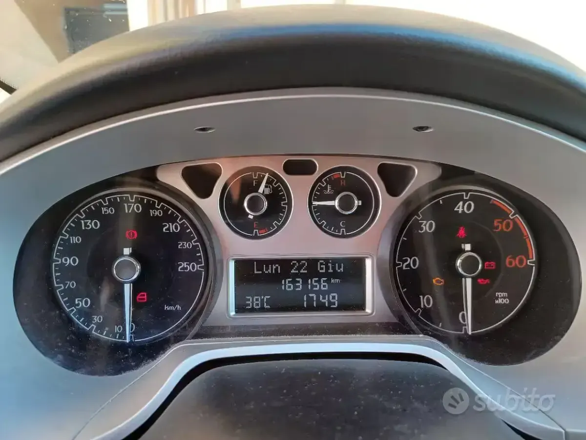 Usata Lancia Delta Gold 120 CV (88 kW) 2013 Grigio Utilitaria