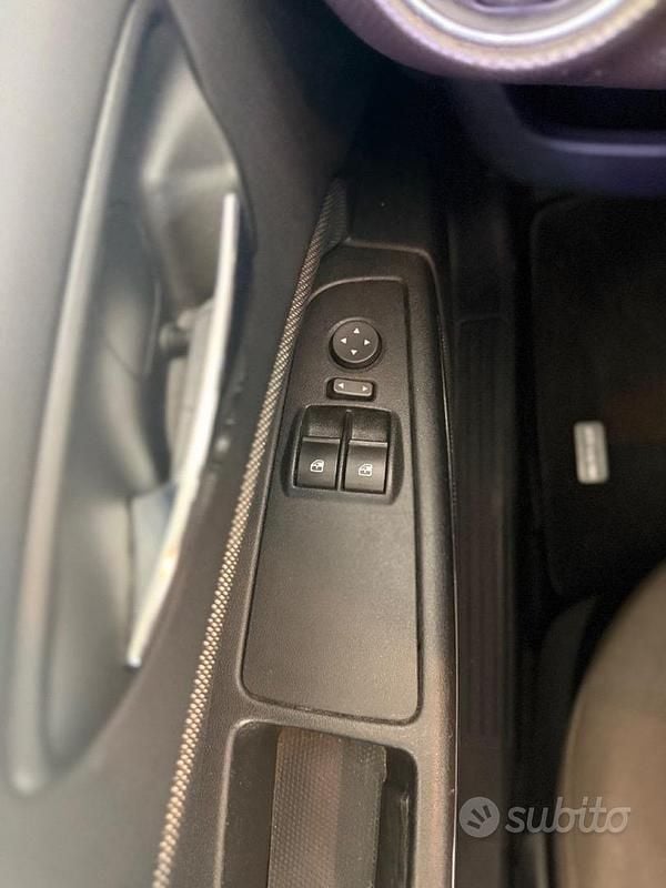 Usata Fiat Bravo Dynamic 90 CV (66 kW) 2007 Oro Utilitaria