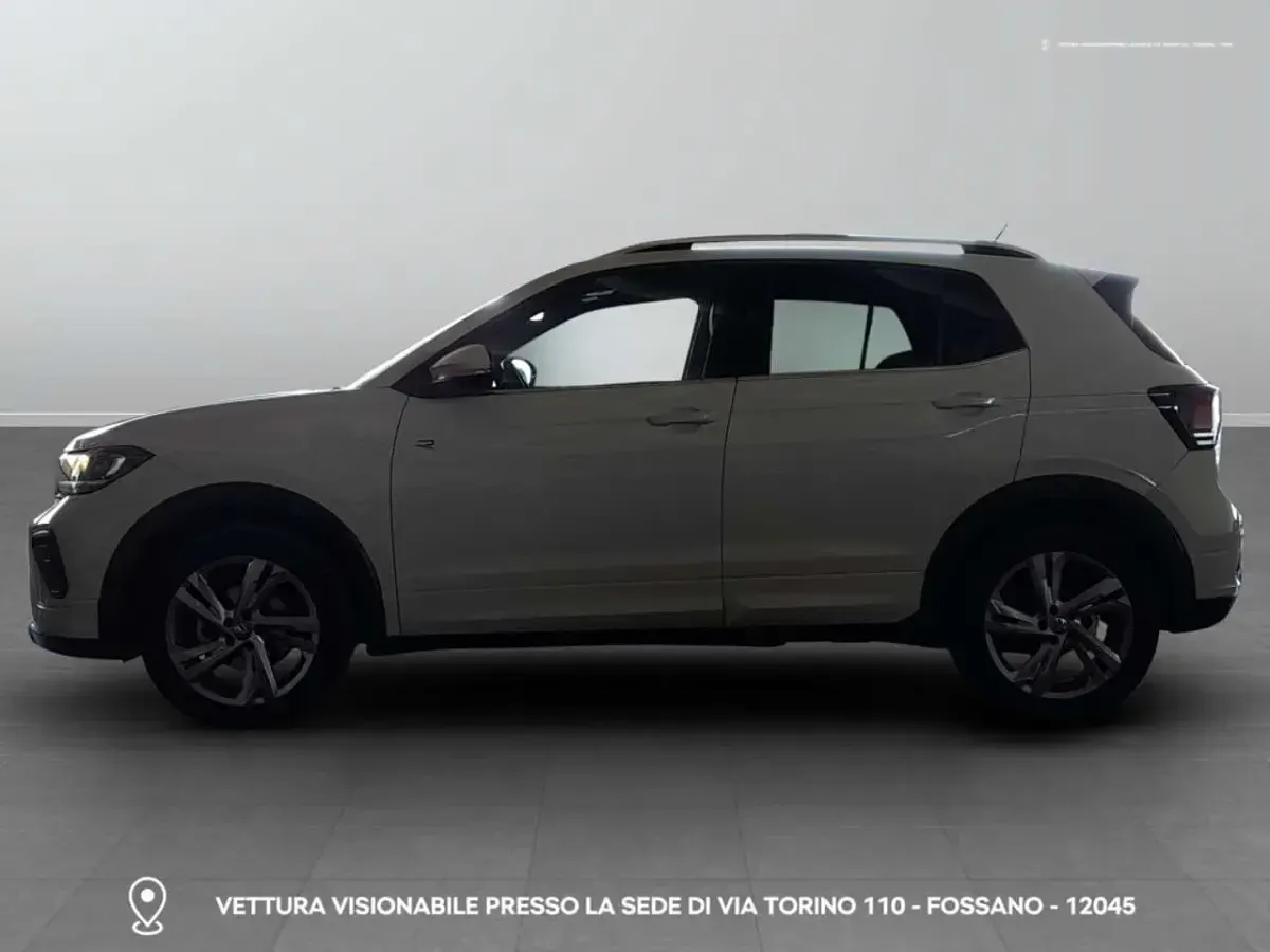 Usata VW T-Cross R-line 116 CV (85 kW) 2024 1b beige mojave metallizzato SUV