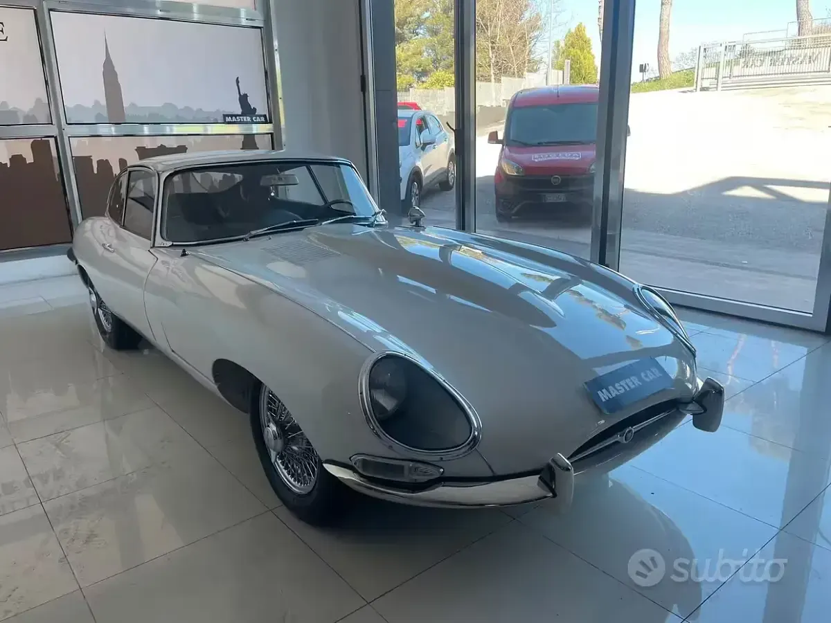 Usata Jaguar E-Type 265 CV (194 kW) 1960 Bianco Coupé