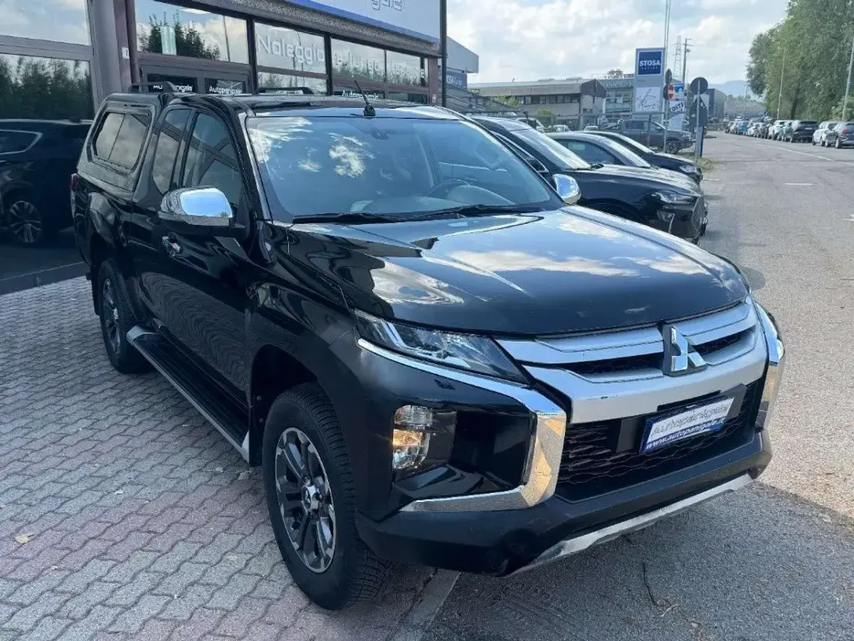 Usata Mitsubishi L200 Intense 150 CV (110 kW) 2021 Nero Pick-up
