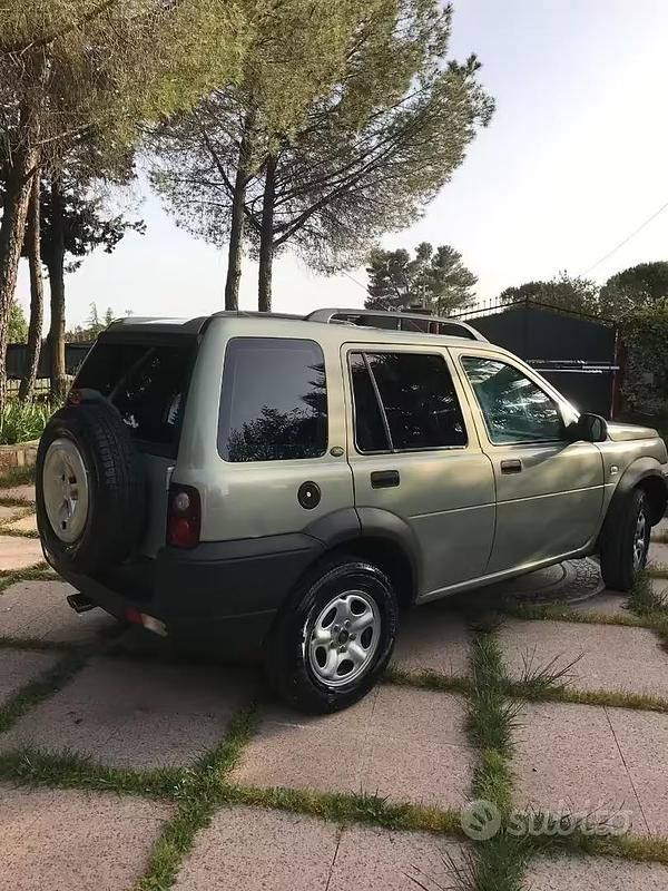 Usata Land Rover Freelander 111 CV (81 kW) 2002 Grigio SUV