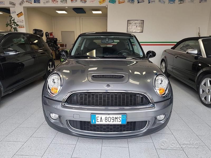 Usata Mini Cooper S 175 CV (128 kW) 2010 Grigio Utilitaria