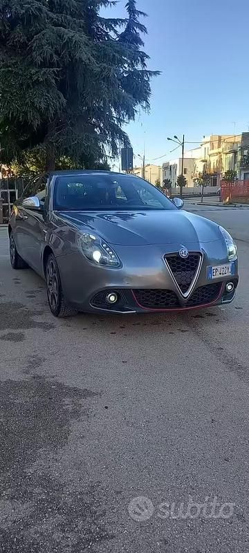 Usata Alfa Romeo Giulietta 170 CV (125 kW) 2013 Grigio Utilitaria