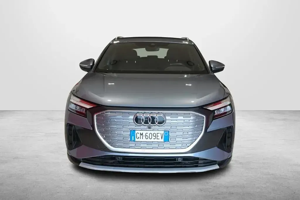 Usata Audi Q4 e-tron Business 69 kW (95 CV) 2022 Argento SUV