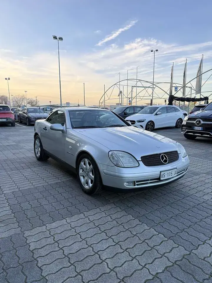 Usata Mercedes SLK200 192 CV (141 kW) 1997 Argento Cabrio