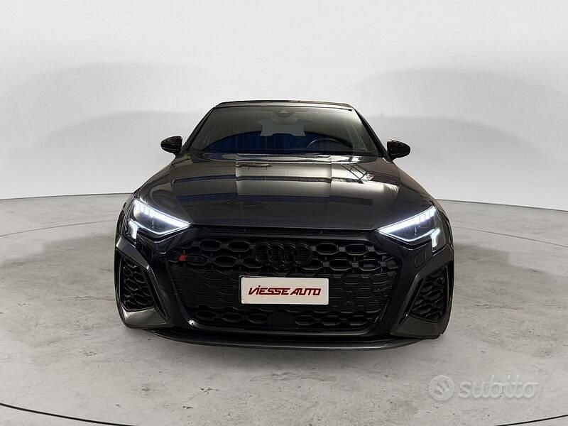 Grigio Usata 2024 Audi RS3 Ambiente Tre volumi | 59.900 € (Buon prezzo) - Immagine 1/4