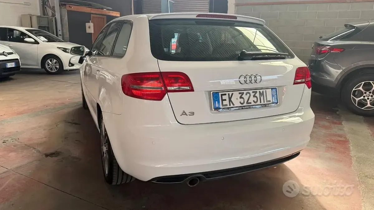 Usata Audi A3 Sportback Ambition 105 CV (77 kW) 2012 Bianco Utilitaria