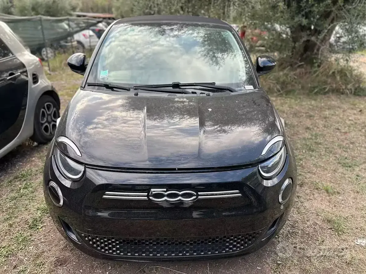 Usata Fiat 500e Icon 42 kW (58 CV) 2021 Nero Cabrio