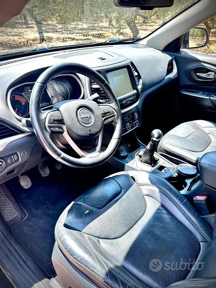 Usata Jeep Cherokee 140 CV (102 kW) 2016 Nero SUV