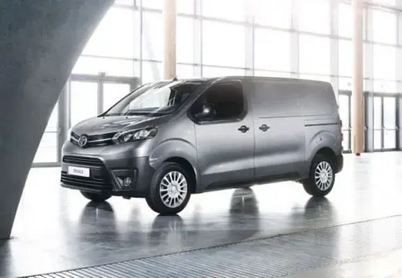 Usata Toyota Proace Comfort 120 CV (88 kW) 2024 Bianco Monovolume